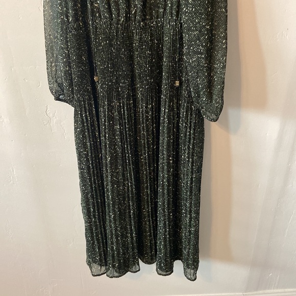 Michael Kors Green Patterned Cold Shoulder Long Sleeve Dress - Picture 4 of 6